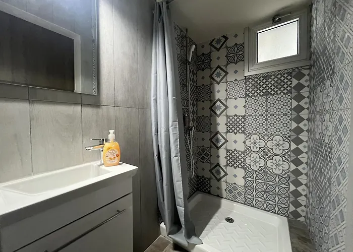 1 On The 1st Line Lemesos